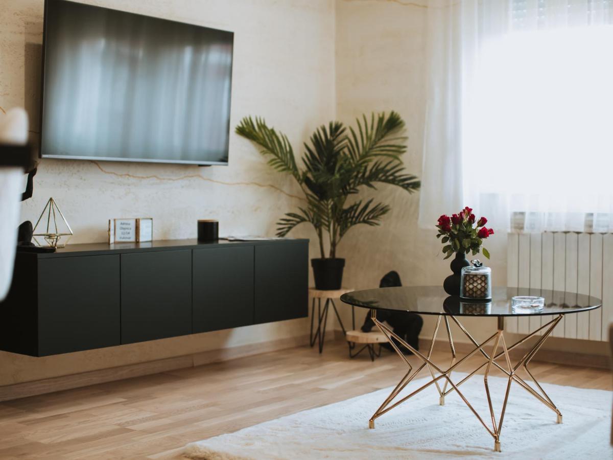 Апартаменты Apartman Stari Toranj II Вуковар Экстерьер фото