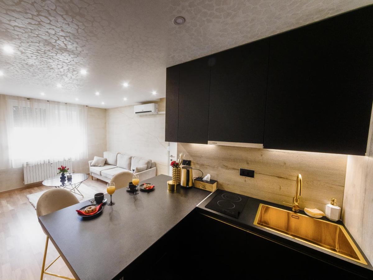 Апартаменты Apartman Stari Toranj II Вуковар Экстерьер фото