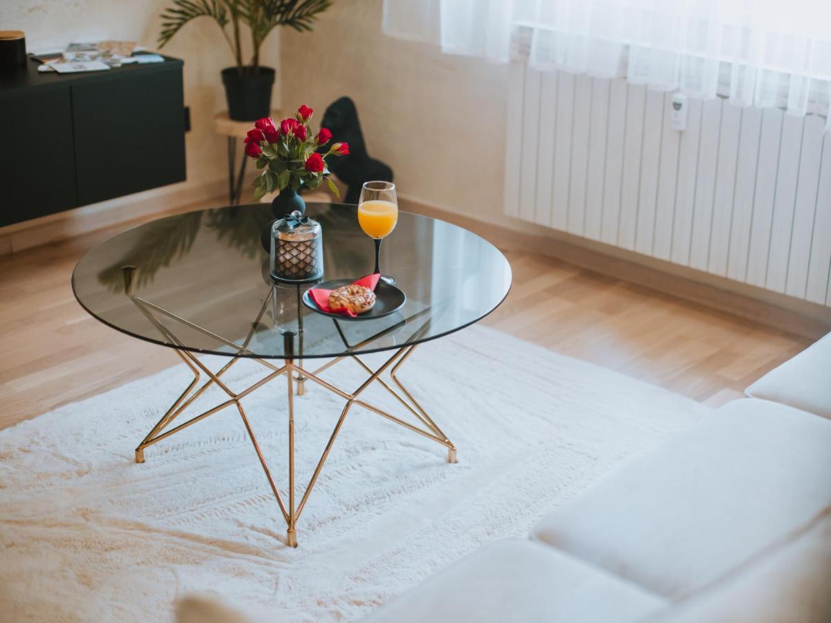 Апартаменты Apartman Stari Toranj II Вуковар Экстерьер фото